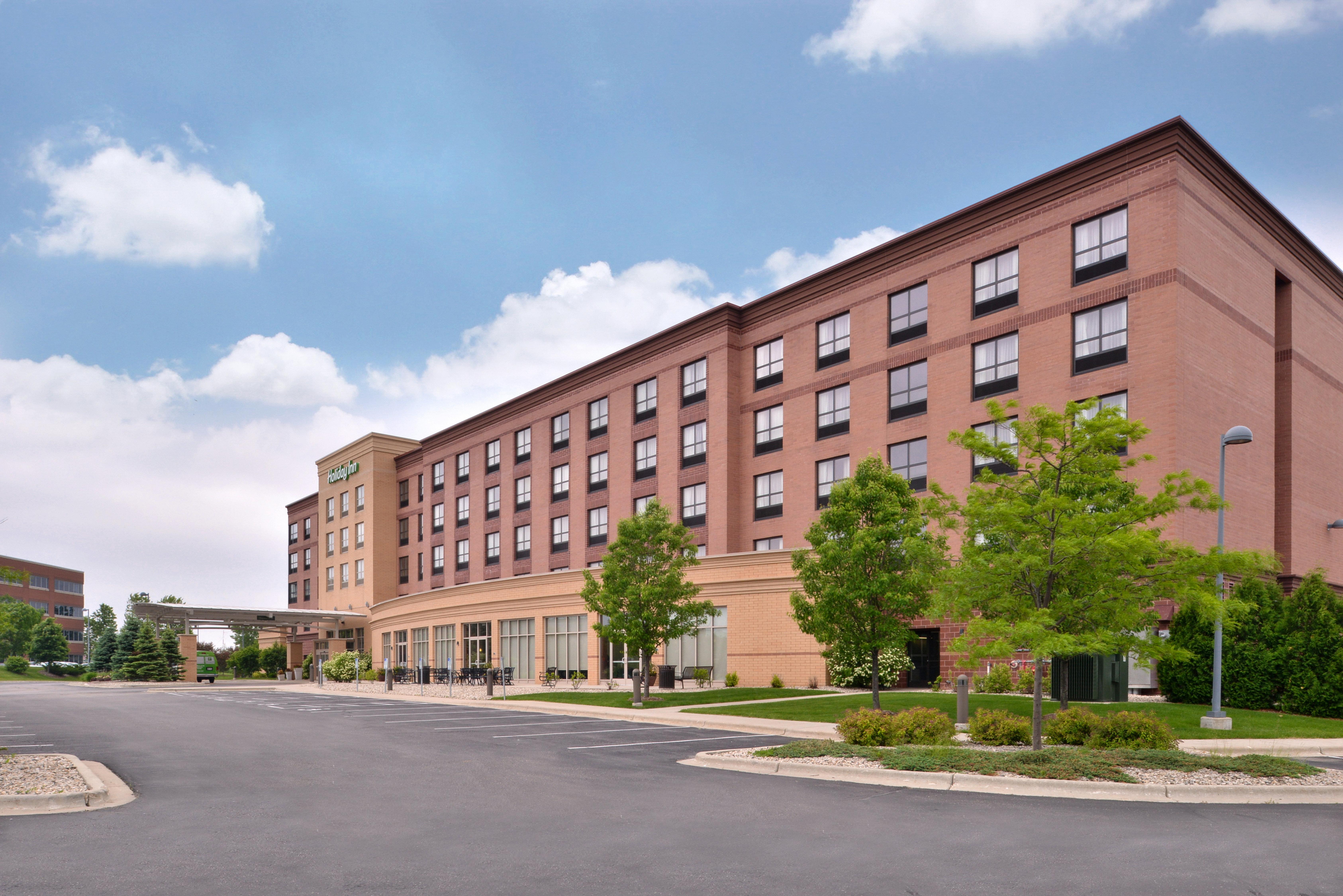 Holiday Inn Madison At The American Center, An Ihg Hotel Exterior photo